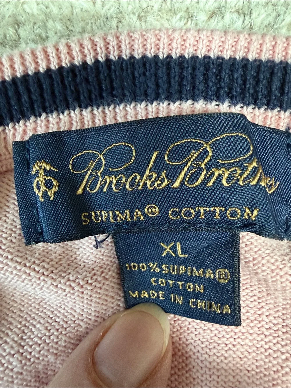 Brooks Brothers Pale Pink V-Neck Sleeveless Knit Top